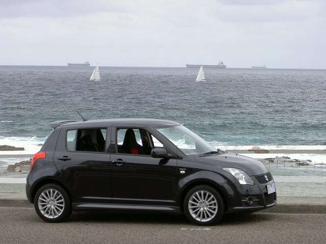 rt.i.suzuki.swift.sport.black.pool.r.r.00.60.JPG