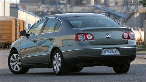 2007-volkswagen-passat-turbo-i167.jpg