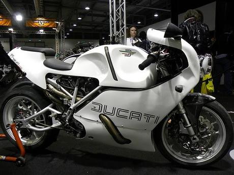 ducati-tt900-endurance-L-lkUtzp.jpeg