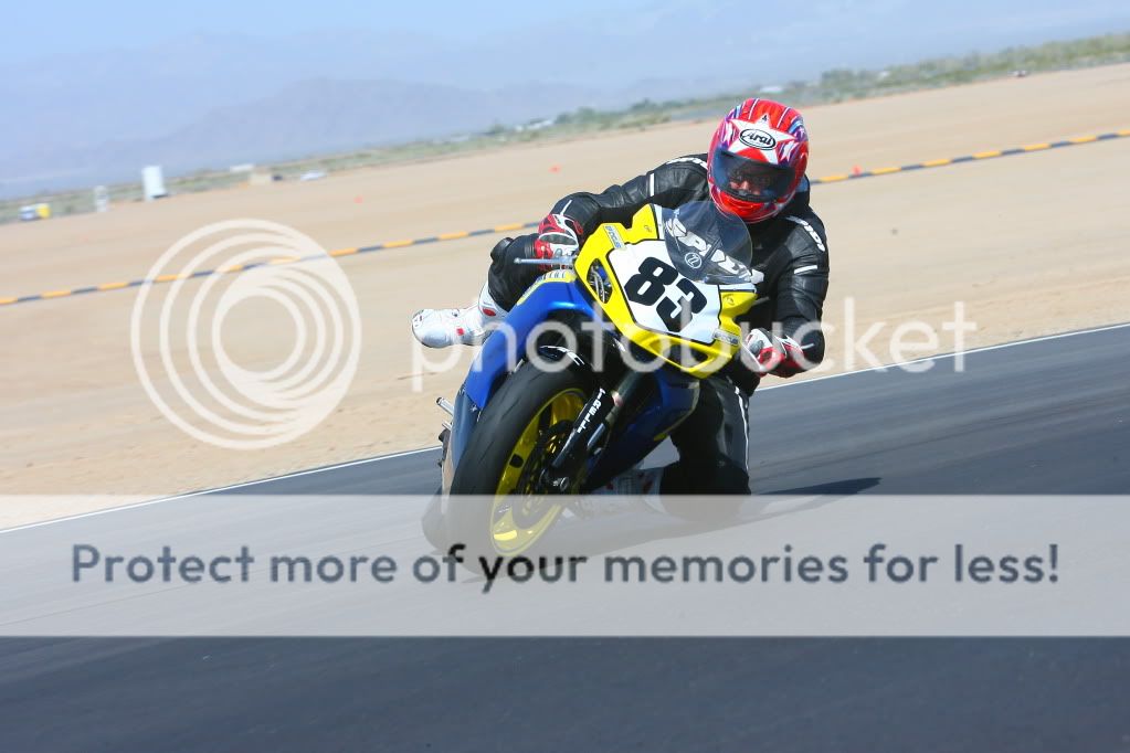 Apr-04-2010-SoCalTrackdaysTurn09-38.jpg