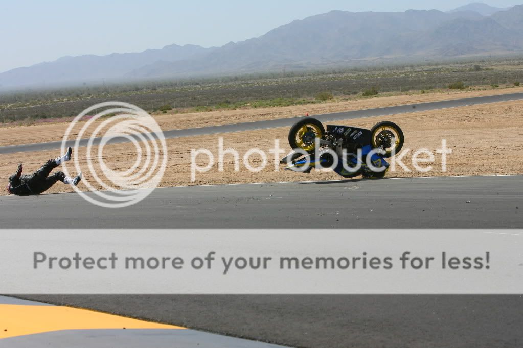 Apr-04-2010-SoCalTrackdaysTurn09-16.jpg