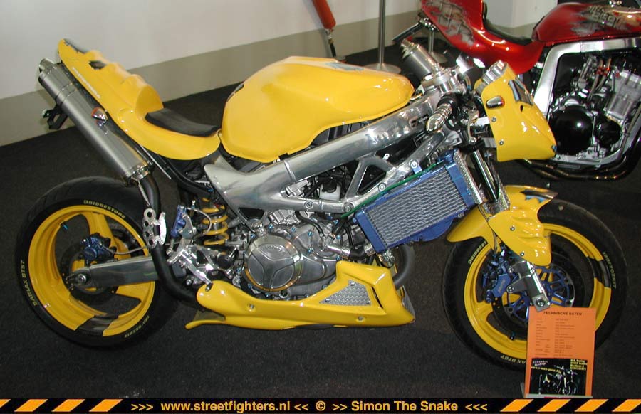 Eh Vette Streetfighters En Naked Motoren D Scooterforum Net