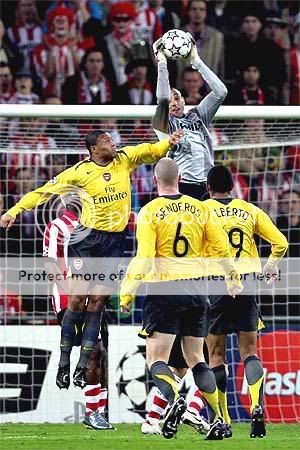 psv-arsenal_gomes_105531h.jpg