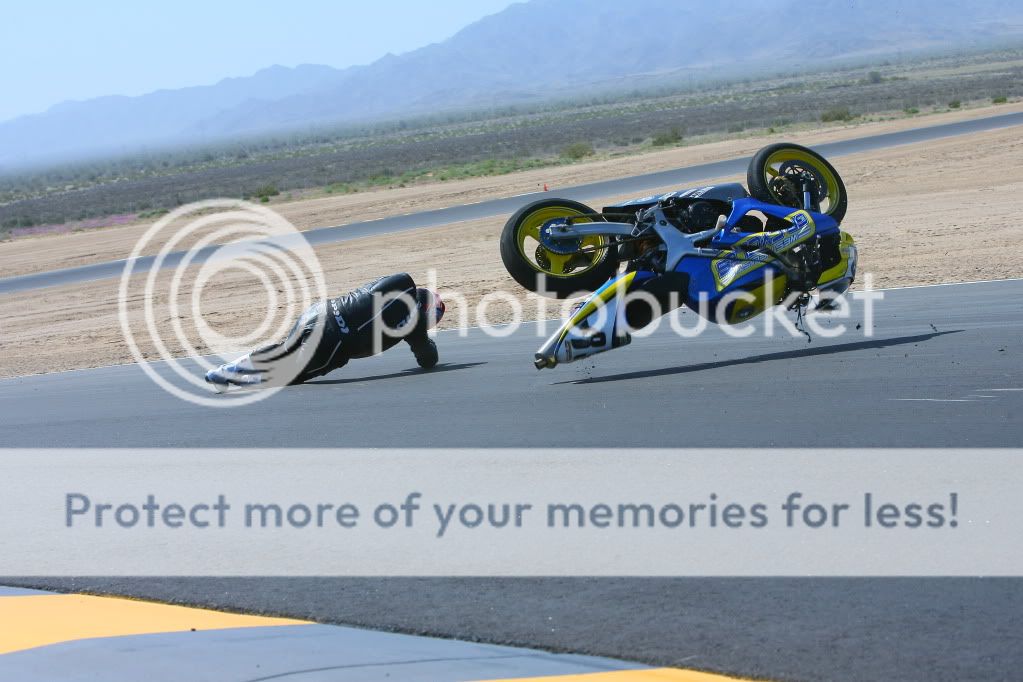 Apr-04-2010-SoCalTrackdaysTurn09-24.jpg