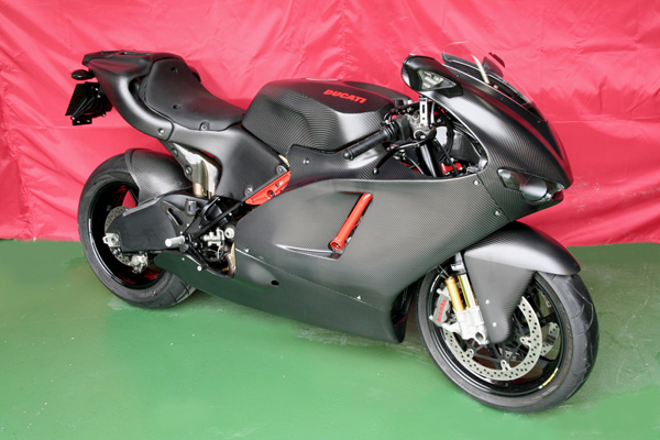 Ducati+Desmosedici+RR+by+Carbon+Dry+Japan+01.jpg